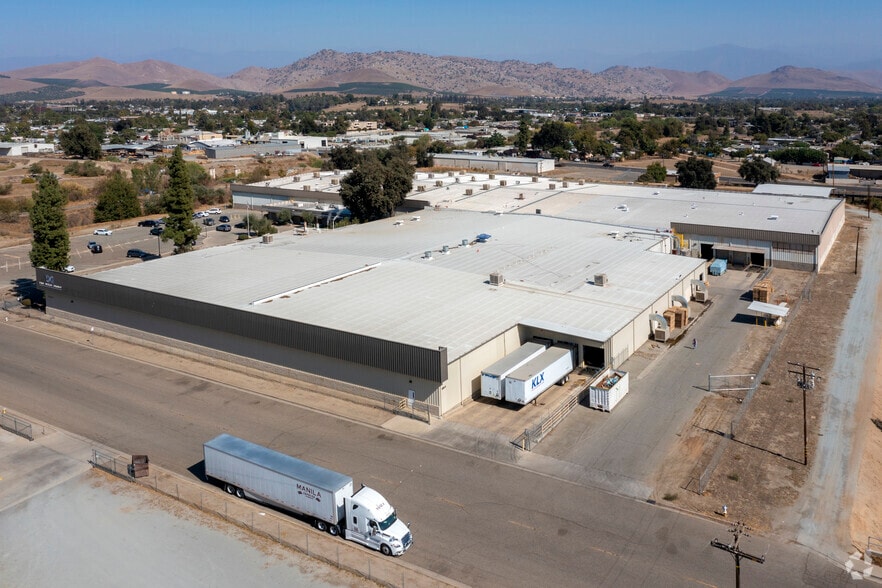 600 S E St, Porterville, CA à louer - Aérien – Image 3 sur 5
