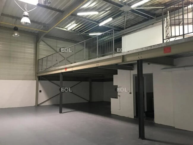 Plus de détails pour Local d'activités à louer