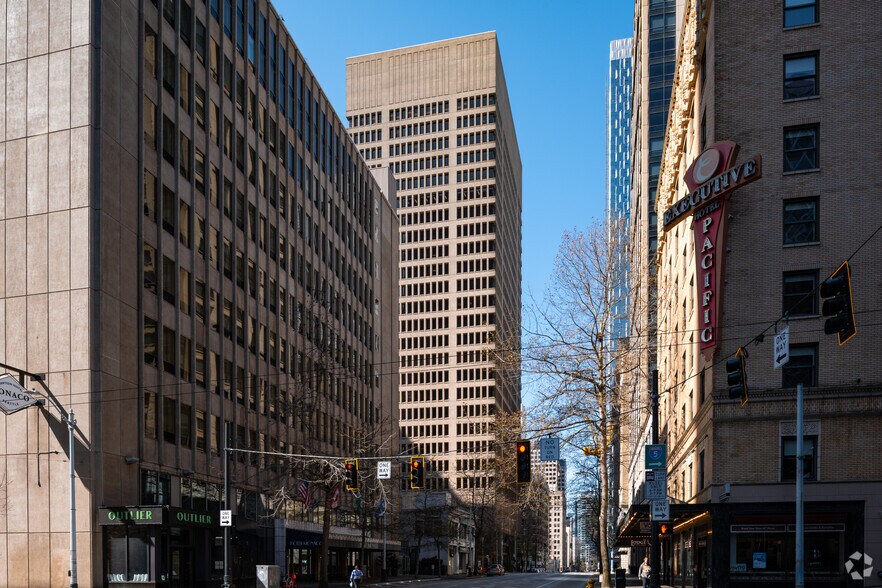 1215 4th Ave, Seattle, WA à louer - Photo de l’immeuble – Image 3 sur 4