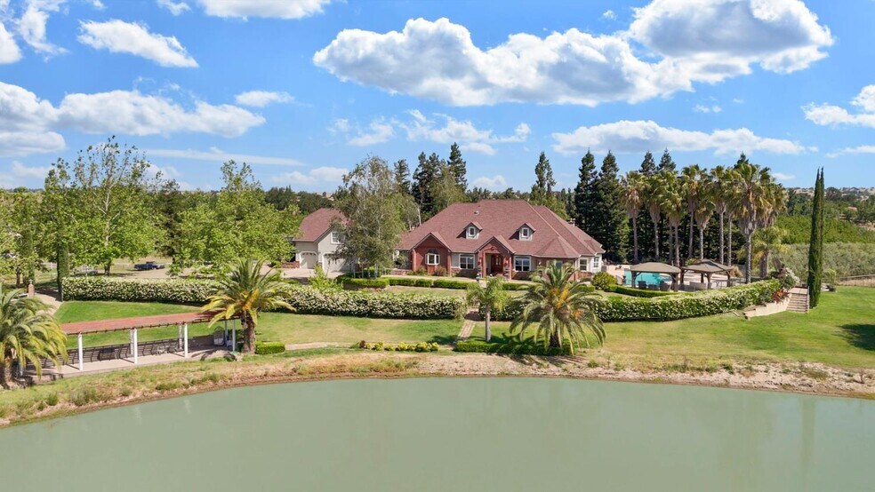24999 N McIntire Rd, Clements, CA à vendre - Photo de l’immeuble – Image 3 sur 10
