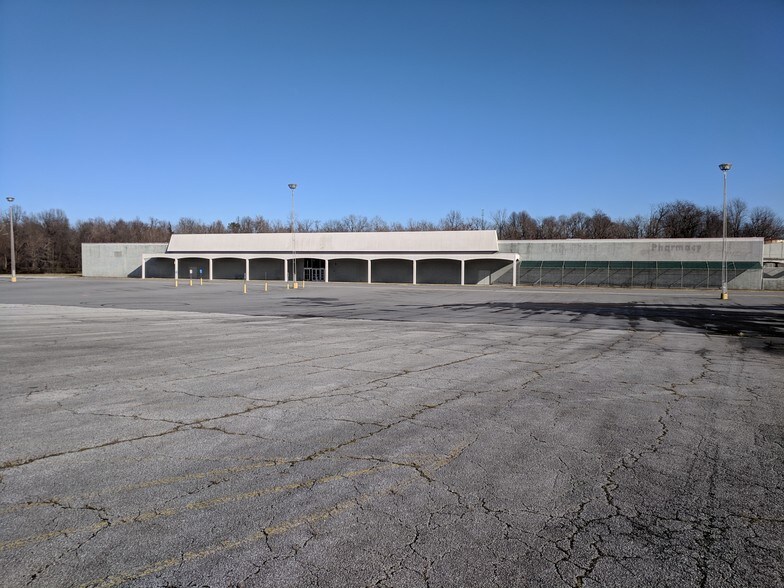 2440 Lone Oak Rd, Paducah, KY à louer - Photo principale – Image 1 sur 34