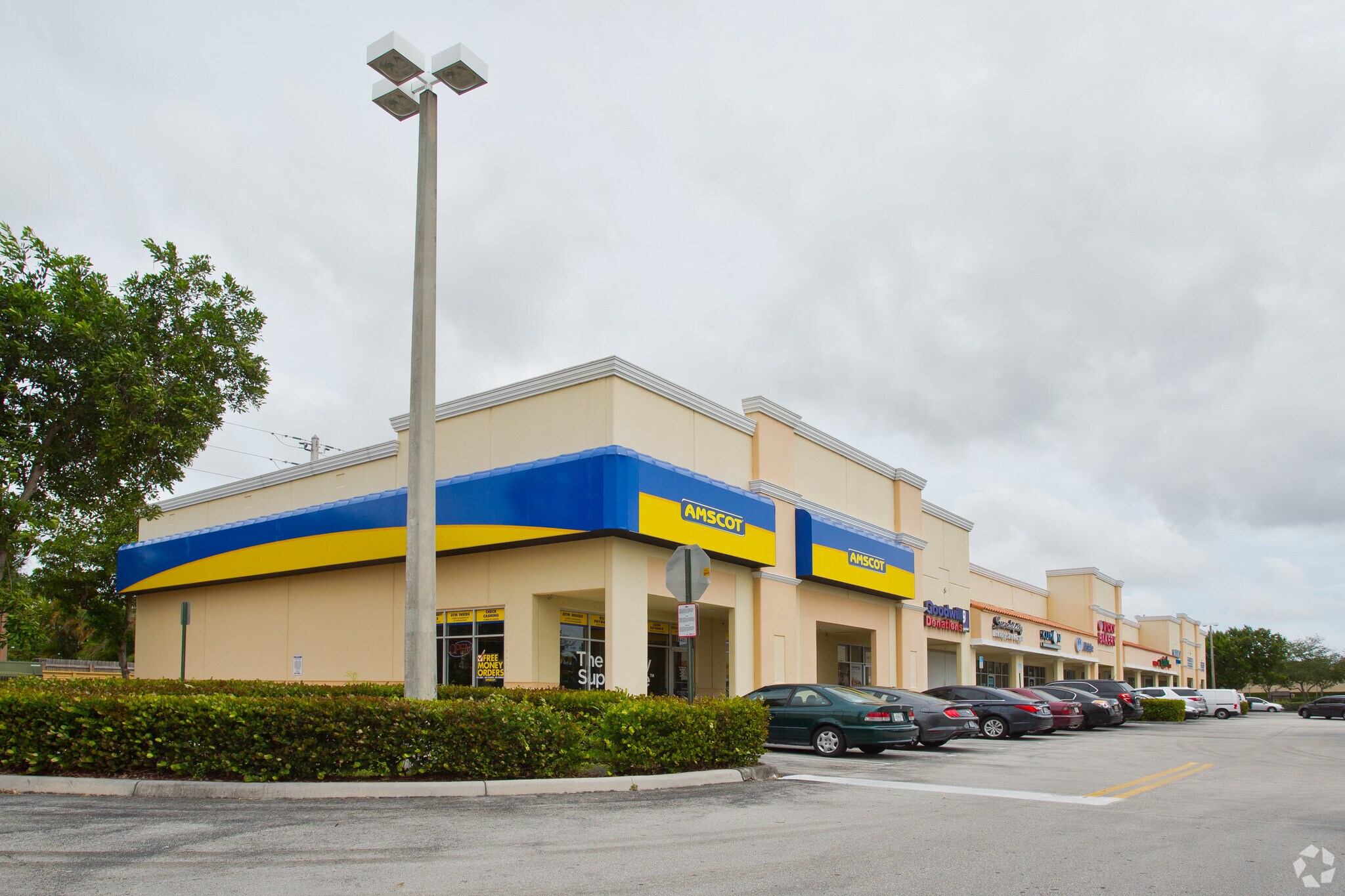 14401-14491 SW 42nd St, Miami, FL à louer Photo principale– Image 1 sur 4