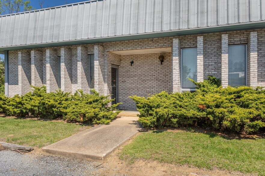 52 Mid Valley Ln, Verona, VA à vendre - Photo de l’immeuble – Image 2 sur 53