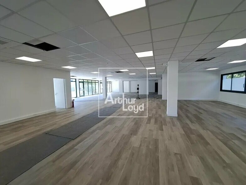 Bureau dans Melun à louer - Photo de l’immeuble – Image 1 sur 21