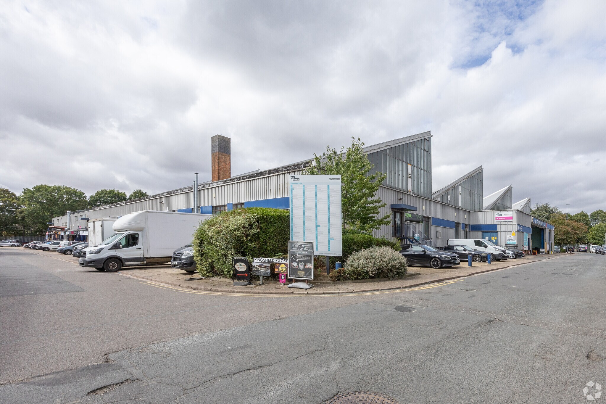 Kingsfield Clos, Northampton à louer Photo principale– Image 1 sur 4