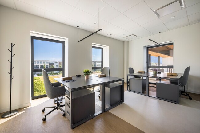 Plus de détails pour 2 Bis Rue Marcel Dassault, Genas - Coworking à louer