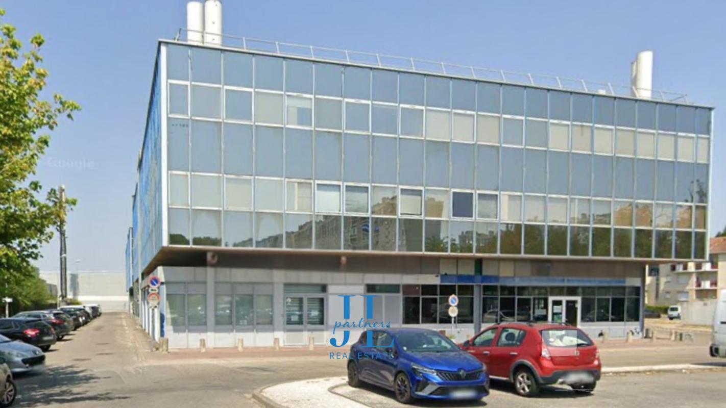 Local commercial dans Mérignac à louer Photo de l’immeuble– Image 1 sur 2