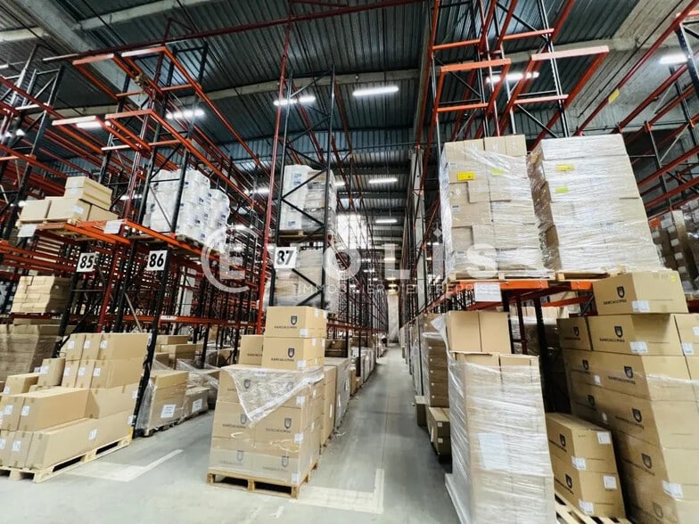 Industriel/Logistique dans Croissy-Beaubourg à louer - Photo de l’immeuble – Image 1 sur 3