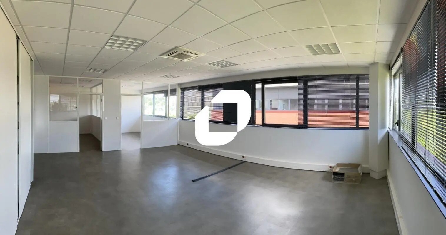 Bureau dans Reims à louer Photo de l’immeuble– Image 1 sur 11