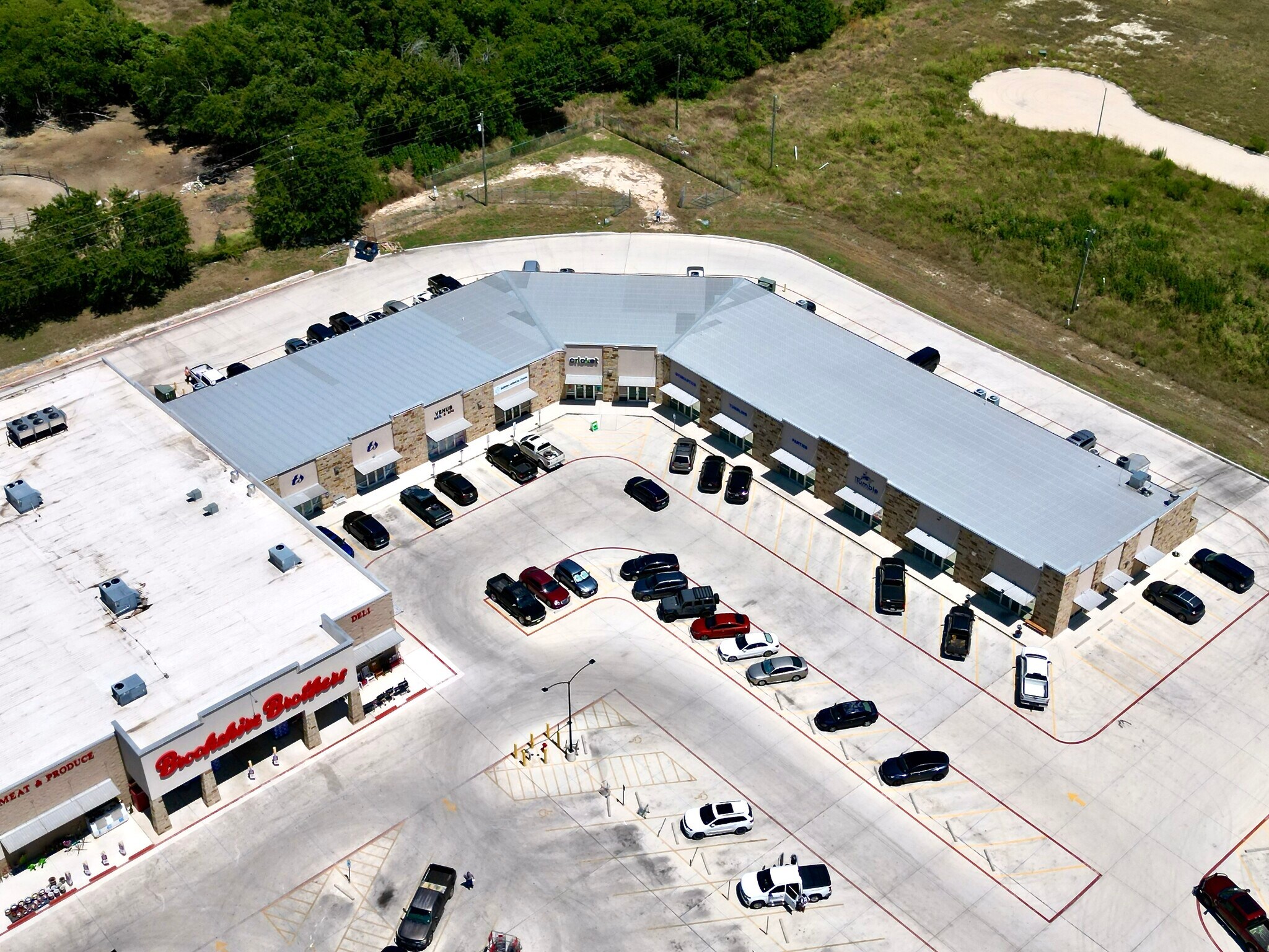 180 Town Center Blvd, Jarrell, TX à louer Photo principale– Image 1 sur 7