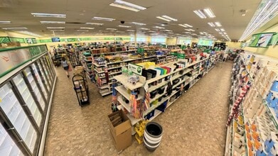 215 Maple Ave W, Vienna, VA à louer Photo intérieure– Image 2 sur 2