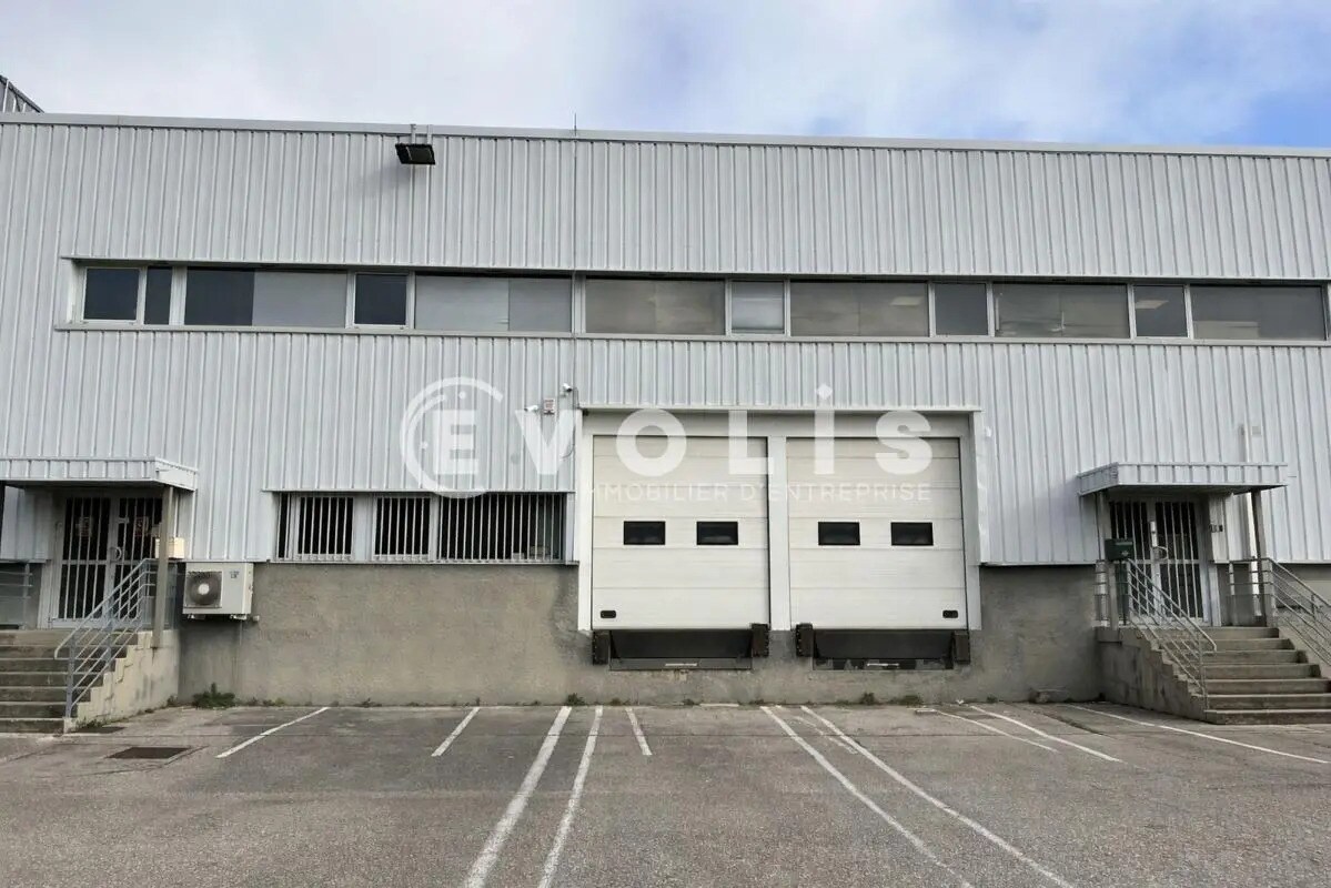 82 Avenue Des Arrivaux, Saint-Quentin-Fallavier à vendre Photo de l’immeuble– Image 1 sur 12
