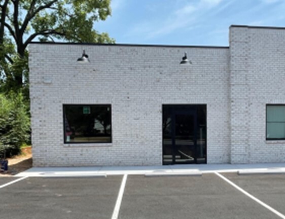 306 N Bridge St, Bedford, VA à louer - Photo de l’immeuble – Image 2 sur 8