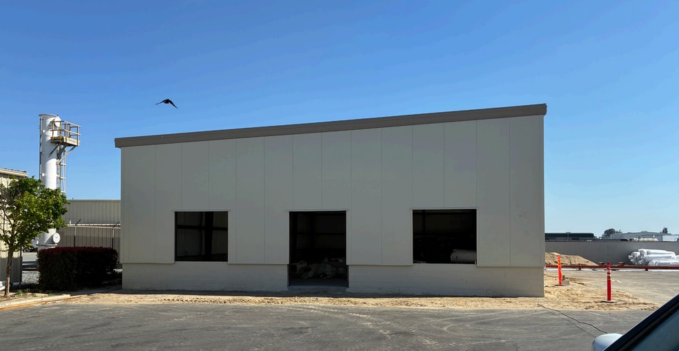 10331-10337 W Goshen Ave, Visalia, CA à louer - Photo principale – Image 1 sur 2