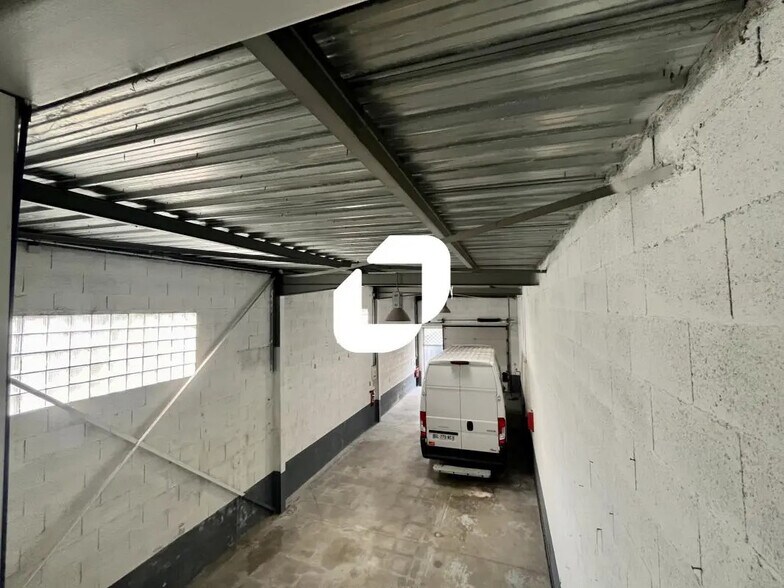 Bureau dans Vénissieux à louer - Photo intérieure – Image 3 sur 9