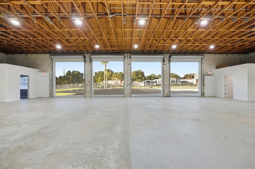 170 W Mansfield St, Deland, FL à louer - Photo de l’immeuble – Image 3 sur 7