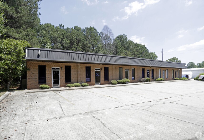 100-158 Rainbow Way, Fayetteville, GA à louer - Photo de l’immeuble – Image 1 sur 3
