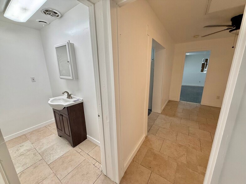 1267-1273 Broadway St, El Cajon, CA à louer - Photo de l’immeuble – Image 3 sur 8