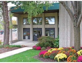 800 W 5th Ave, Naperville, IL à louer Photo de l’immeuble– Image 1 sur 10