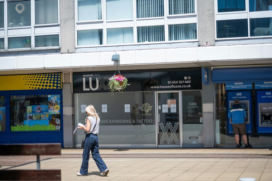 20 West Walk, Yate à louer - Photo de l’immeuble – Image 2 sur 12