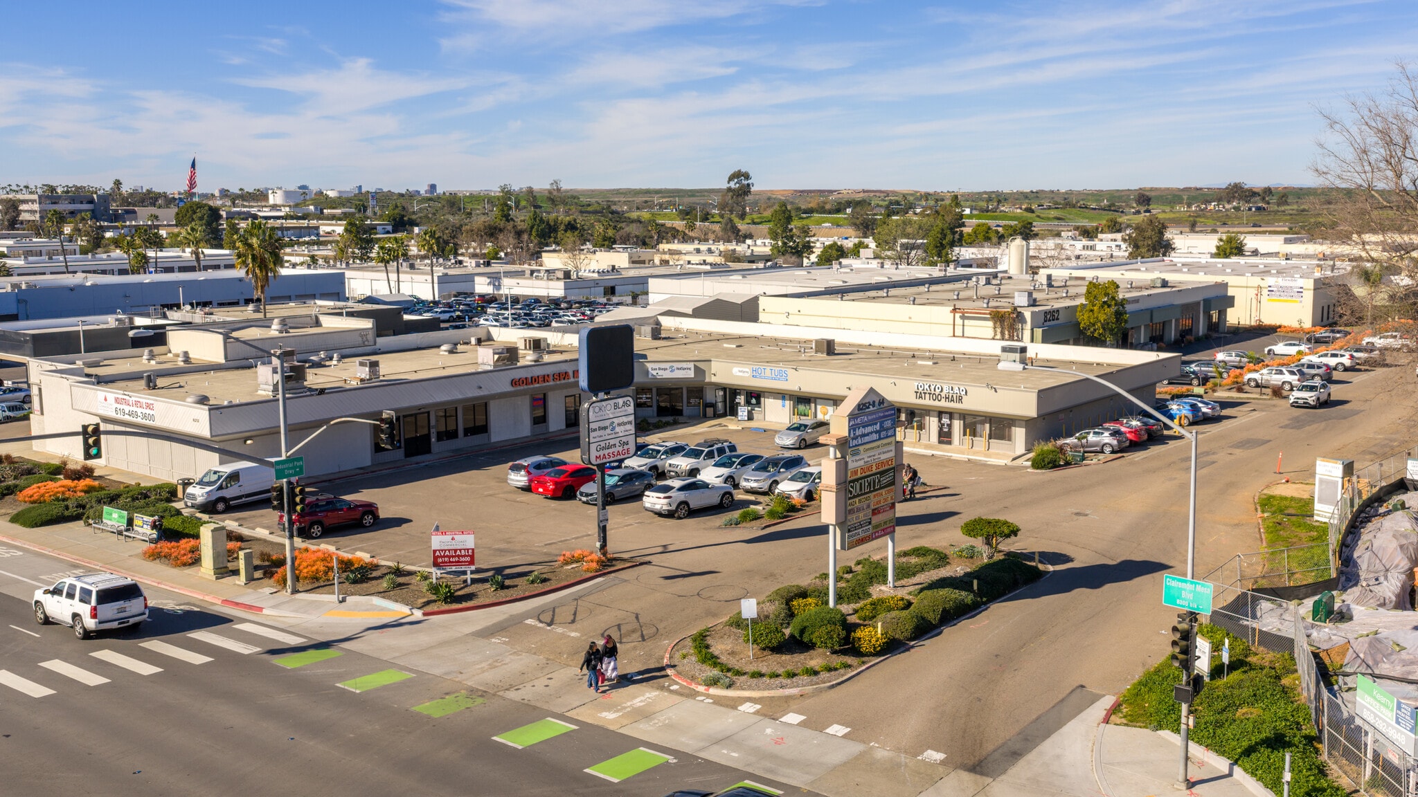 8252 Clairemont Mesa Blvd, San Diego, CA à louer Photo principale– Image 1 sur 13