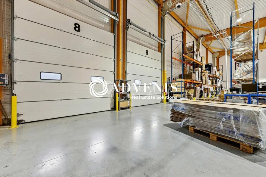 Local d’activités dans Brie-Comte-Robert à louer - Photo intérieure – Image 2 sur 6