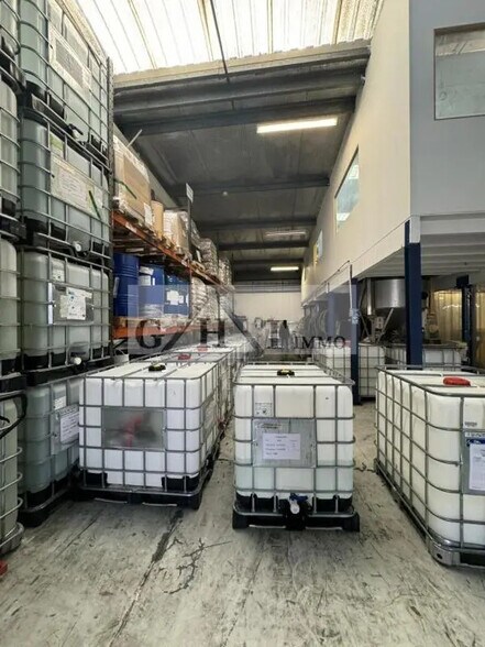 Industriel/Logistique dans Montigny-le-Bretonneux à vendre - Photo intérieure – Image 2 sur 7