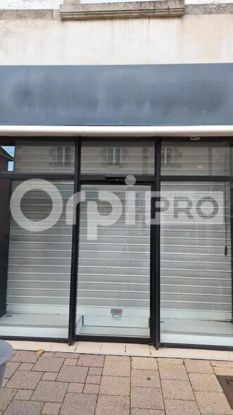 Local commercial dans Le Pouliguen à louer - Photo de l’immeuble – Image 1 sur 7