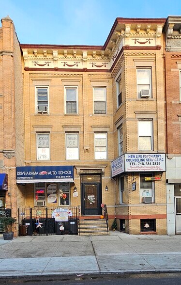71-27 Fresh Pond Rd, Ridgewood, NY à vendre - Photo de l’immeuble – Image 2 sur 3