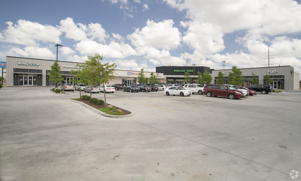 4242 Chef Menteur Hwy, New Orleans, LA à louer - Photo principale – Image 1 sur 6