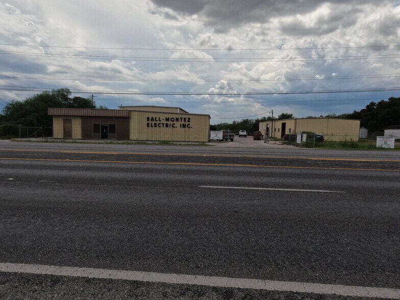 2631 Front st, Alice, TX à vendre - Photo principale – Image 1 sur 5