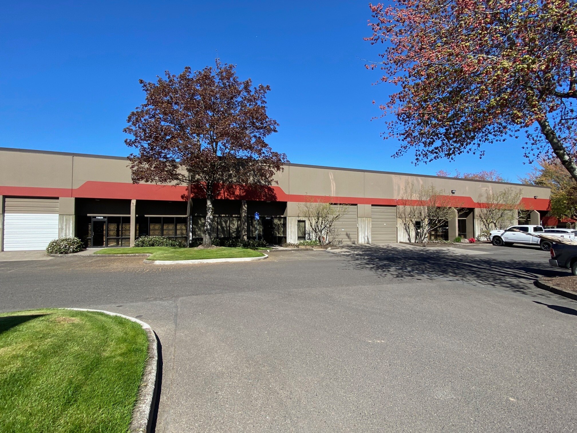 11717-11755 NE Marx St, Portland, OR à louer Photo principale– Image 1 sur 14