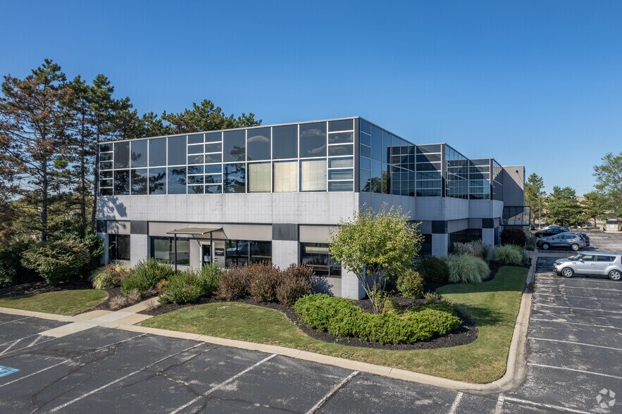 23625 Commerce Park, Beachwood, OH à louer - Photo de l’immeuble – Image 2 sur 7