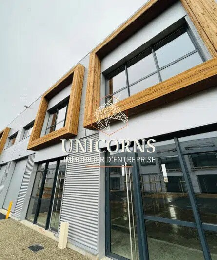 Plus de détails pour Local d'activités à louer