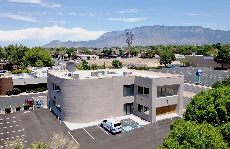 3801 Eubank Blvd NE, Albuquerque, NM à vendre - Photo de l’immeuble – Image 1 sur 10