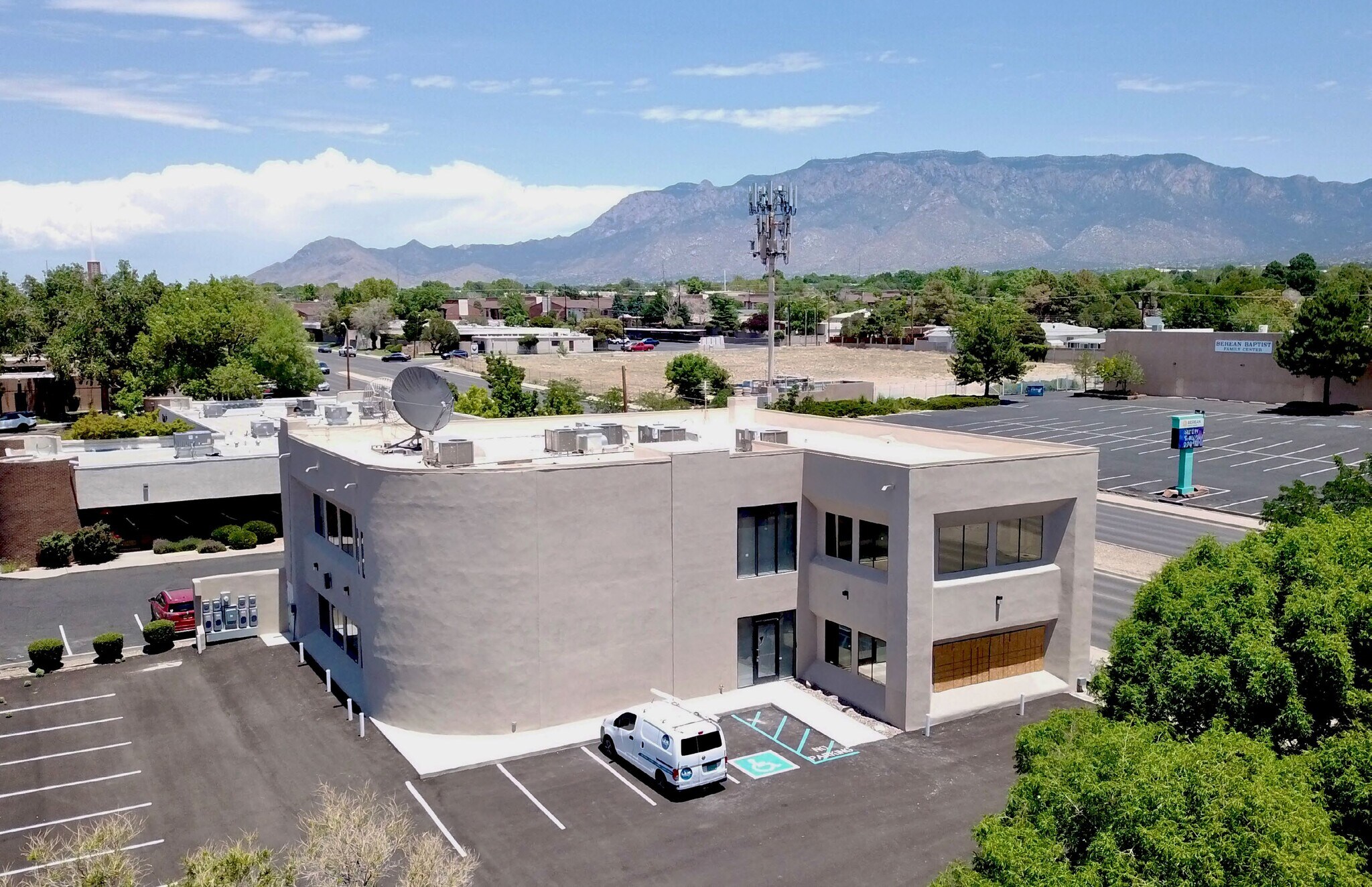 3801 Eubank Blvd NE, Albuquerque, NM à vendre Photo de l’immeuble– Image 1 sur 11