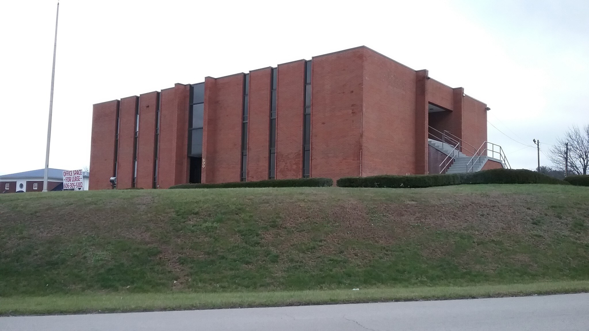 600 Clifty St, Somerset, KY à louer Photo principale– Image 1 sur 12