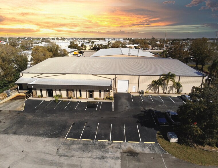 12450 Automobile Blvd, Clearwater, FL à vendre - Photo de l’immeuble – Image 3 sur 48