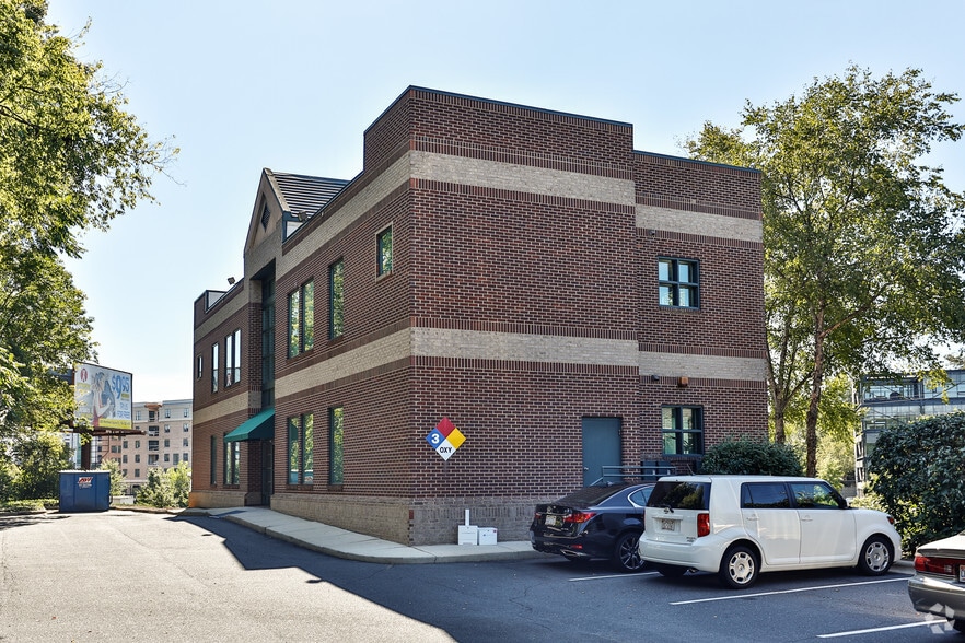 717 S Torrence St, Charlotte, NC à vendre - Photo de l’immeuble – Image 3 sur 4