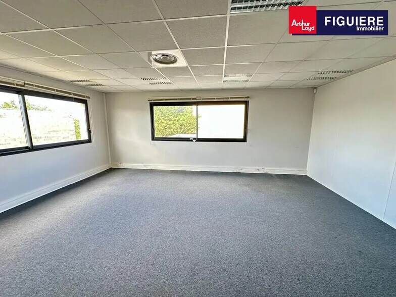335 Rue Serpentine, Éguilles à vendre - Photo de l’immeuble – Image 3 sur 8