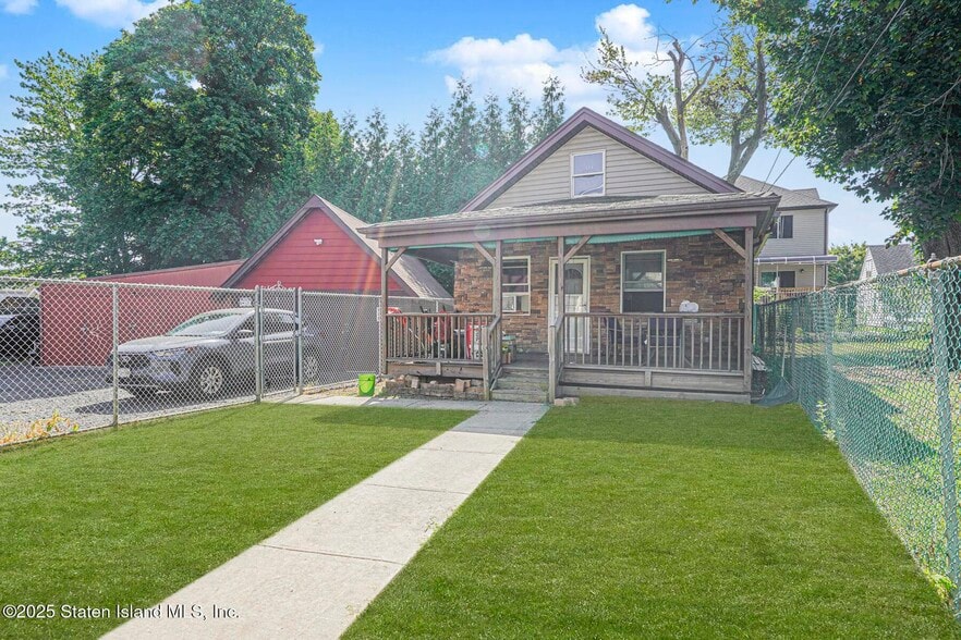 4028 Hylan Blvd, Staten Island, NY à vendre - Photo de l’immeuble – Image 2 sur 6