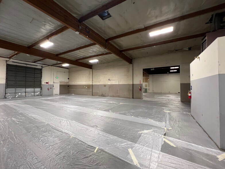 470 Vandell Way, Campbell, CA à louer - Photo de l’immeuble – Image 2 sur 6