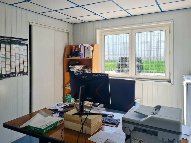 Local d’activités dans Trémuson à louer - Photo de l’immeuble – Image 3 sur 4