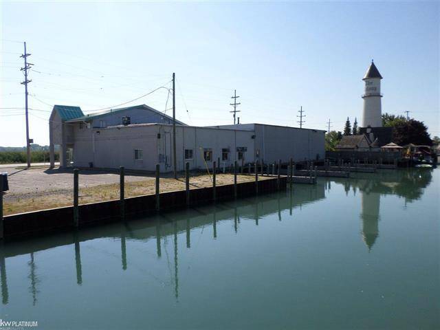 6509 Dyke Rd, Clay Township, MI à vendre - Photo de l’immeuble – Image 3 sur 8