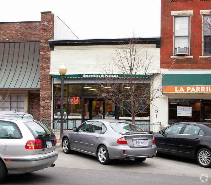 812 Massachusetts St, Lawrence, KS à louer - Photo de l’immeuble – Image 3 sur 5