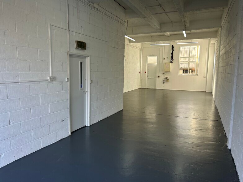 131 Aurelia Rd, Croydon à louer - Photo de l’immeuble – Image 3 sur 12