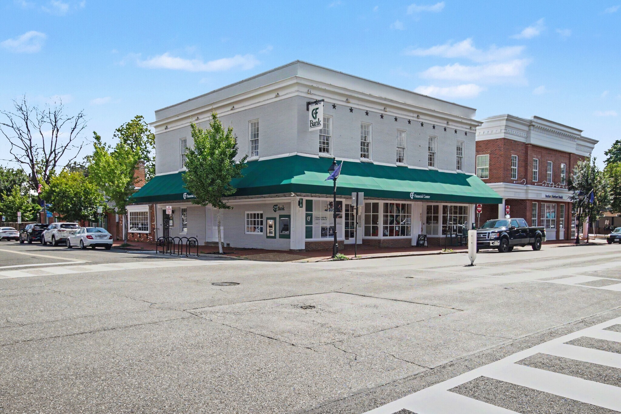 910 Charles St, Fredericksburg, VA à louer Photo de l’immeuble– Image 1 sur 3
