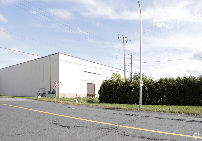 1300 Rue Nobel, Boucherville, QC à vendre - Photo de l’immeuble – Image 2 sur 2