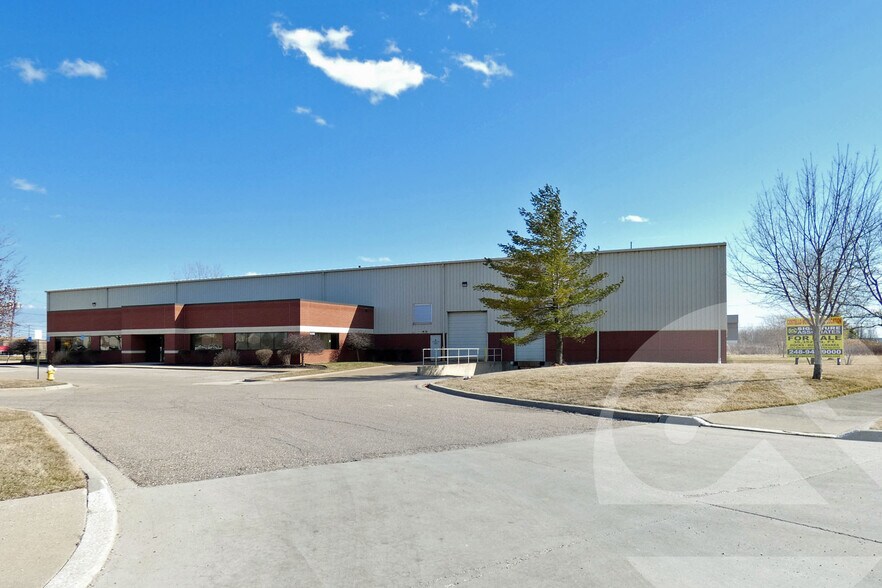 56306-56358 Precision Dr, Chesterfield, MI à louer - Photo de l’immeuble – Image 2 sur 3
