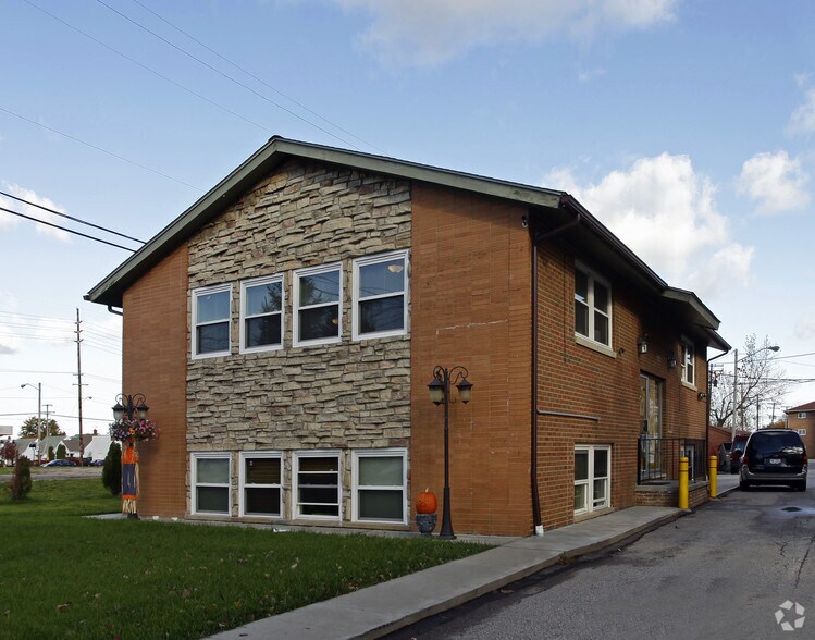 21821 Libby Rd, Bedford, OH à vendre - Photo principale – Image 1 sur 7